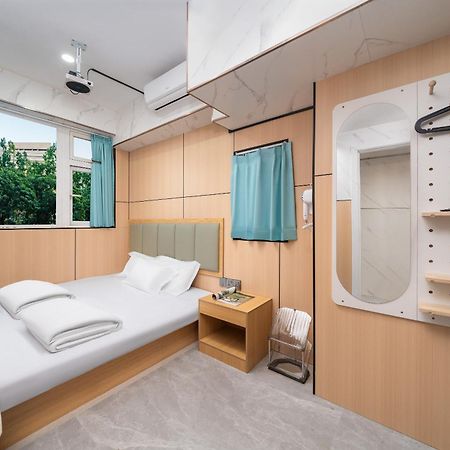 Windsor Hella Inn Hong Kong Exterior photo